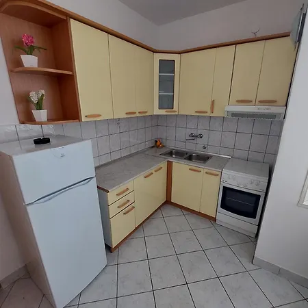 Apartment Primo Lusic *