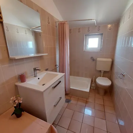 Primo Lusic Apartment *