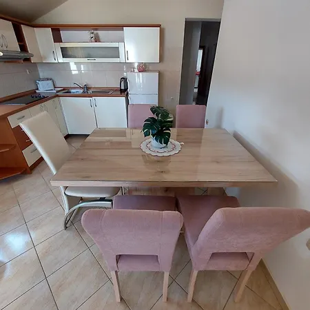Apartment Primo Lusic Primosten