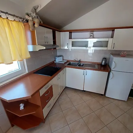 Primo Lusic Apartment *