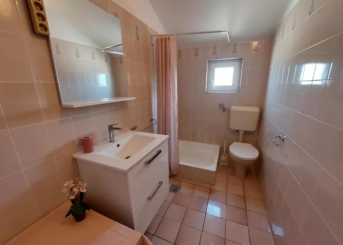 Primo Lusic 公寓 *